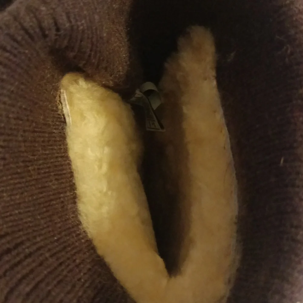 Bearpaw black tall suede and sweater material size 8